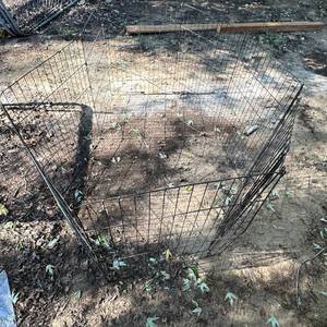 lot 195 image: Black Wire Metal Pet Exercise Pen Playpen Panel Set 8 total panels 30 High