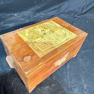 lot 214 image: Art Pub. Co. Box with Mother Poem Lid Plaque No. 408