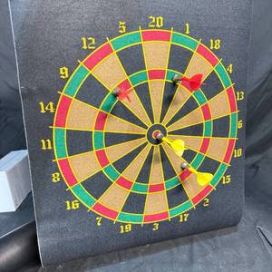 lot 251 image: Magnetic Dart Board with 4 Magnet Darts Item 813076