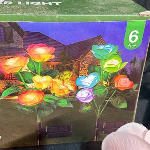 lot 256 image: WdtPro Solar Rose Flower Light 6 Pack TFL005