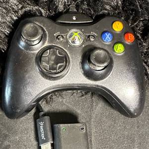 lot 278 image: Xbox 360 Wireless Controller with Ni MH 3600mAh Battery Pack and USB Cable