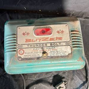 lot 341 image: Blitzer Thunder Bolt Electric Fencer 110 Volt 8506-BG