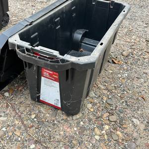 lot 346 image: Husky 45 Gallon Latch and Stack Tote with Wheels 2 of 2 appears unused but dusty top