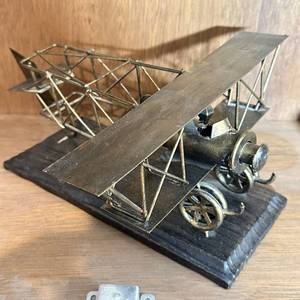 lot 364 image: Biplane Airplane Model Figure Made in Spain CTH-080