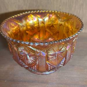 lot 375 image: Amber Iridescent Bowl Star and Fan Pattern Scalloped Rim