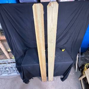 lot 400 image: $1 Start - Wood Fence Pickets Pointed Top Lot of 2