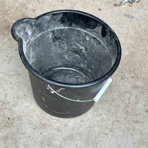 lot 412 image: $1 Start - Bucket with Wire Handle Item 205400