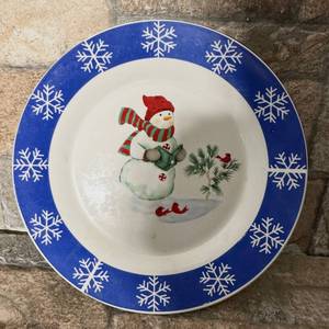 lot 413 image: $1 Start - Studio 33 Snowman Christmas Plate