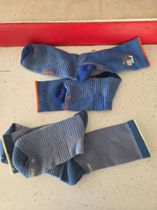 lot 152 image: Juclise Hiking Socks for Men & Women,Merino Wool Cushioned Socks,Moisture Wicking & Anti-Blister,Breathable - 2-Pair (US, Alpha, Large, Regular, Regular, Light Denim2  Denim) - Retail $33