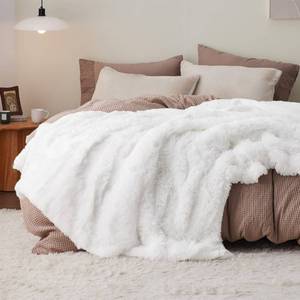 lot 2968 image: Bedsure Faux Fur Fluffy Sherpa Fleece Queen Bed Blanket White 90x90 - Retail $52