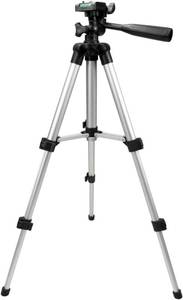 lot 3301 image: Adjustable Height 360 Degree Rotating Camera Tripod Silver