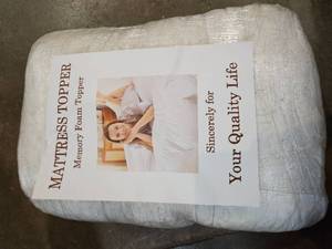 lot 8219 image: Mattress Topper - Unknown Size