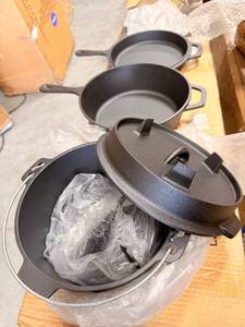 lot 595 image: Cast Iron 4-Piece Cookware Set - Retail $100