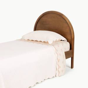 lot 644 image: Gathre Ivory Scallop Waffle Quilt Set Twin - Retail $55