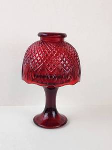 lot 104 image: Vintage Colonial Candle Ruby Red Glass Fairy Lamp&nbsp