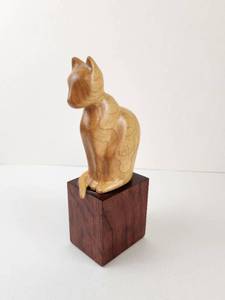 lot 120 image: Hand-Carved Wood Sitting Cat Figurine on Rectangular Block Base&nbsp
