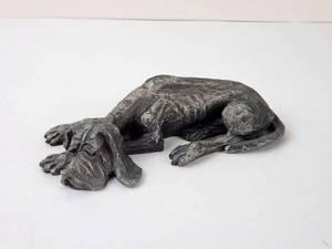 lot 123 image: Reclining Hound Dog Figurine Signed Philip Kraczkowski Hudson Pewter