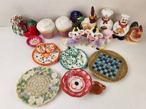 lot 138 image: Lot of Figural Salt and Pepper Shakers and Small Decorative Plates and Dishes