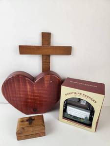 lot 142 image: Religious Lot Scripture Keepers Classic Church Collectible with Wood Cross, Heart and Box