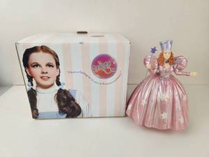 lot 171 image: Dorothy Wizard of Oz Figurine with Box