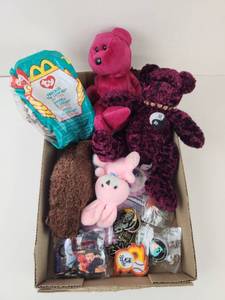 lot 176 image: Ty Lot Freckles The Leopard McDonalds Toy Lot With Plush Bears, Pins and Keychains