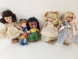 lot 180 image: Vintage Lot of 5 Small Dolls