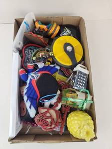 lot 184 image: Assorted Miniature Ornaments and Novelty Items Lot