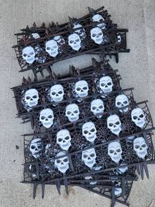 lot 302 image: Gothic Halloween Garden Edging Border Panels Lot 40 Pieces 80ft