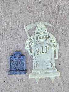 lot 306 image: Halloween Grim Reaper RIP Yard Tombstone Lot of 2 Pieces