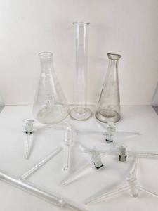 lot 314 image: Vintage Laboratory Glassware Lot Pyrex & Kimax