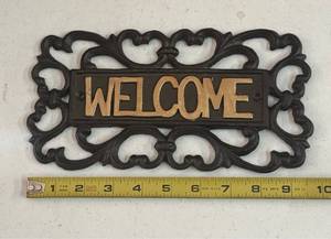 lot 135 image: Welcome Door Sign Ornamental Cast Iron Gold Letters 9 inches