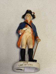 lot 170 image: 1779 Line Officer Figurine Porcelain Base KW3378K lefton