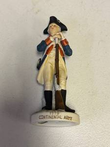 lot 171 image: Lefton 1779 Continental Army Figurine KW3678G