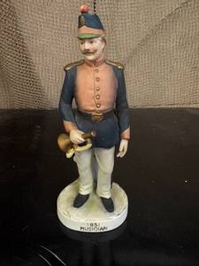 lot 176 image: Lefton Figurine 1851 Musician KW3678 E