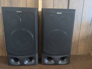 lot 55 image: Sony Speaker System 8 Ohm Pair SS-D555