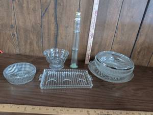 lot 79 image: Clear Glass Serving Dish and Bowl Lot 5 Pieces