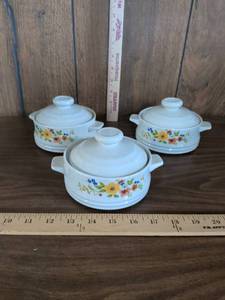 lot 82 image: Bake Serve n Store Sweet Flowers Stoneware Covered Dishes Lot of 3
