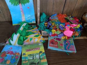 lot 88 image: Unique Luau Hanging Palm Tree Honeycomb Decoration 6 ft, Party Lot