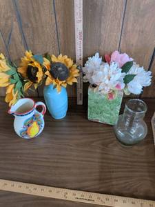 lot 93 image: Lot of 4 Assorted Vases and Pitcher with Artificial Flowers