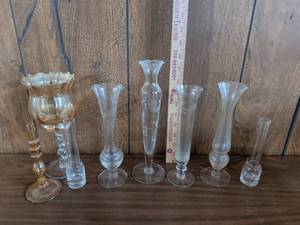 lot 113 image: Lot of 8 Glass Bud Vases and Stemmed Holders, Clear and Amber