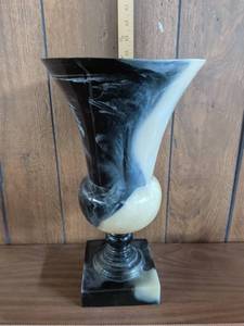 lot 170 image: Black and White Swirl Urn Vase with Square Base