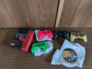 lot 190 image: Video Game Lot Xbox Clone Wars Disc Sony PS3 Controllers Switch Grips