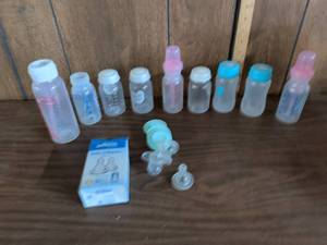 lot 192 image: Dr. Browns Baby Bottle Lot with Evenflo and Parents Choice Bottles