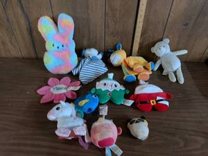 lot 193 image: Assorted Plush Toy Lot 11 Pieces Stuffed Animals