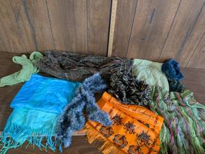 lot 206 image: Mixed Lot of 9 Assorted Scarves and Wraps