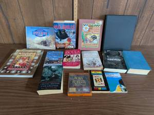 lot 207 image: Mixed Book Lot 14 Titles Incl. H.G. Wells Collectors Book of Science Fiction