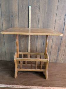 lot 211 image: Magazine Rack Side Table with Open Lower Rack
