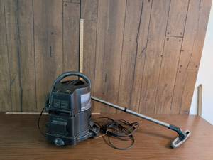 lot 222 image: Rainbow Vacuum Cleaner with Hose and Extension Wand Brush Head
