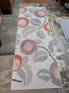 lot 244 image: Floral Pattern Runner Rug