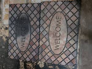 lot 247 image: Welcome Door Mat Diamond Grid Pattern Oval WELCOME Design